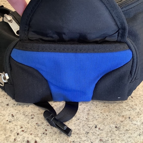 Columbia Hiking Waist Hip Pack with Compass - Picture 4 of 6